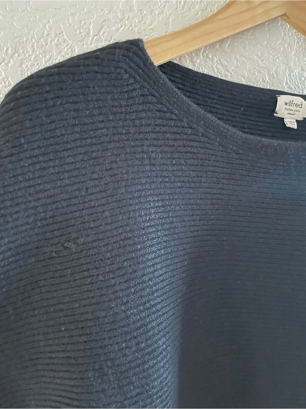 Wilfred Aritzia 100% Merino Wool Black Ribbed Crew-Neck Cropped Sweater Small